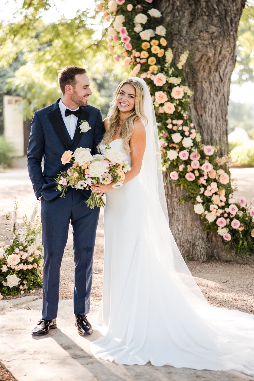 Romantic sunset portraits captured at scenic Barr Mansion grounds