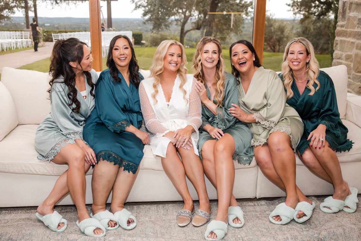 K and M getting ready for their Canyonwood Ridge winter wedding in Dripping Springs, Texas