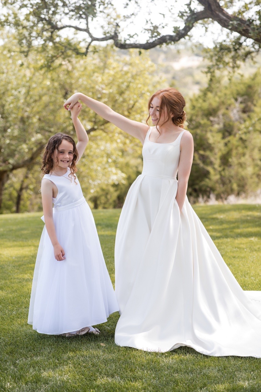 First look moment between groom C and bride O at Canyonwood Ridge