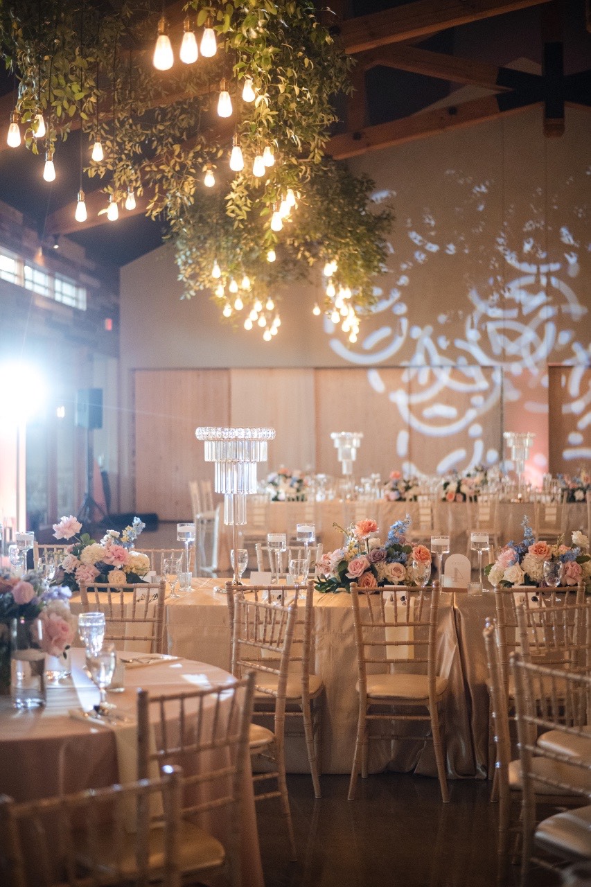 Couple's private moment before walking down aisle at Canyonwood Ridge