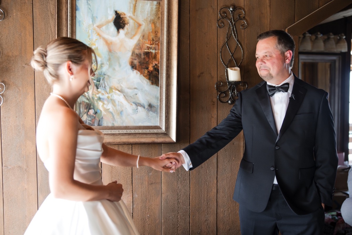 Bride and groom kiss to seal their vows at Lampasas venue