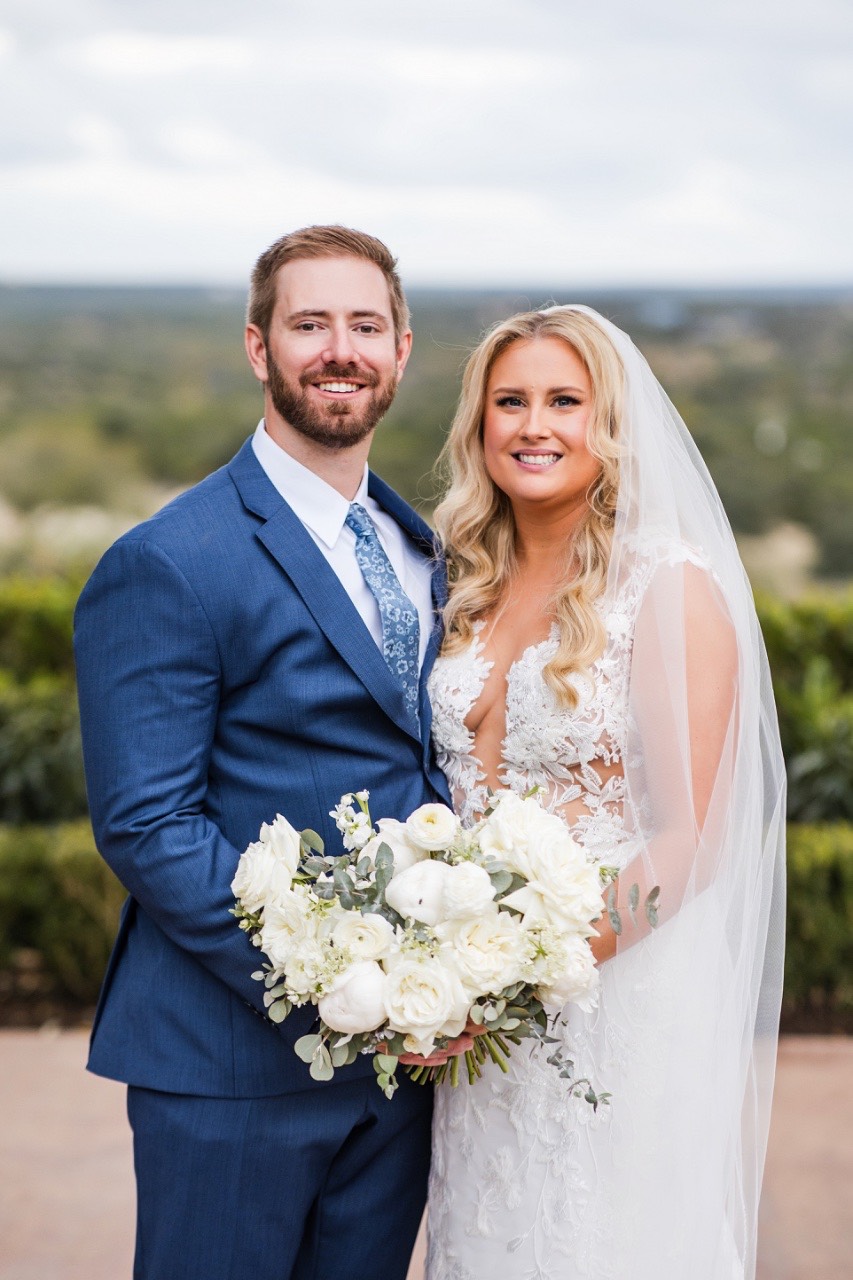 Bride walking down aisle at Canyonwood Ridge winter outdoor wedding