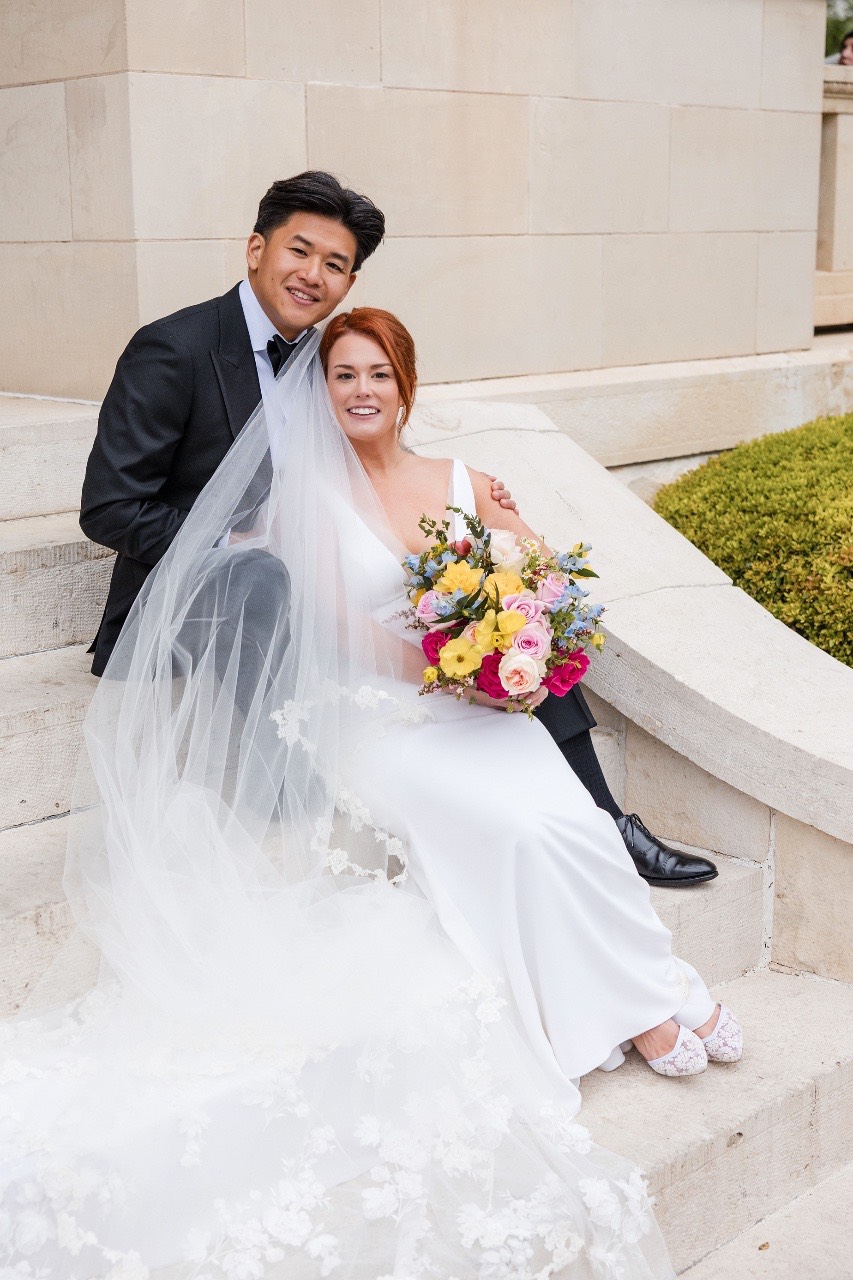 Confetti moment for K and A at Hotel Ella Austin