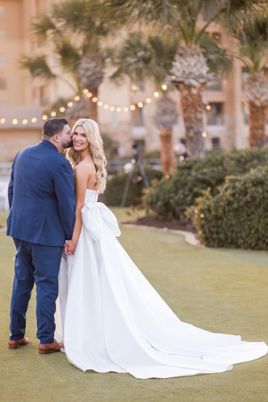 The Bird and The Bear captures bride and groom at Horseshoe Bay