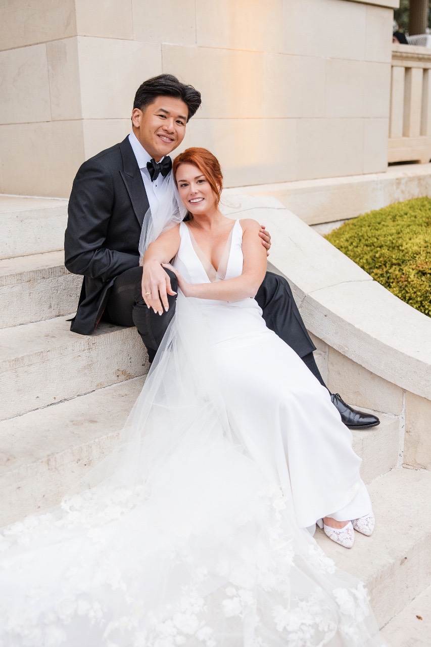 Bride and groom couple portrait in Hotel Ella gardens