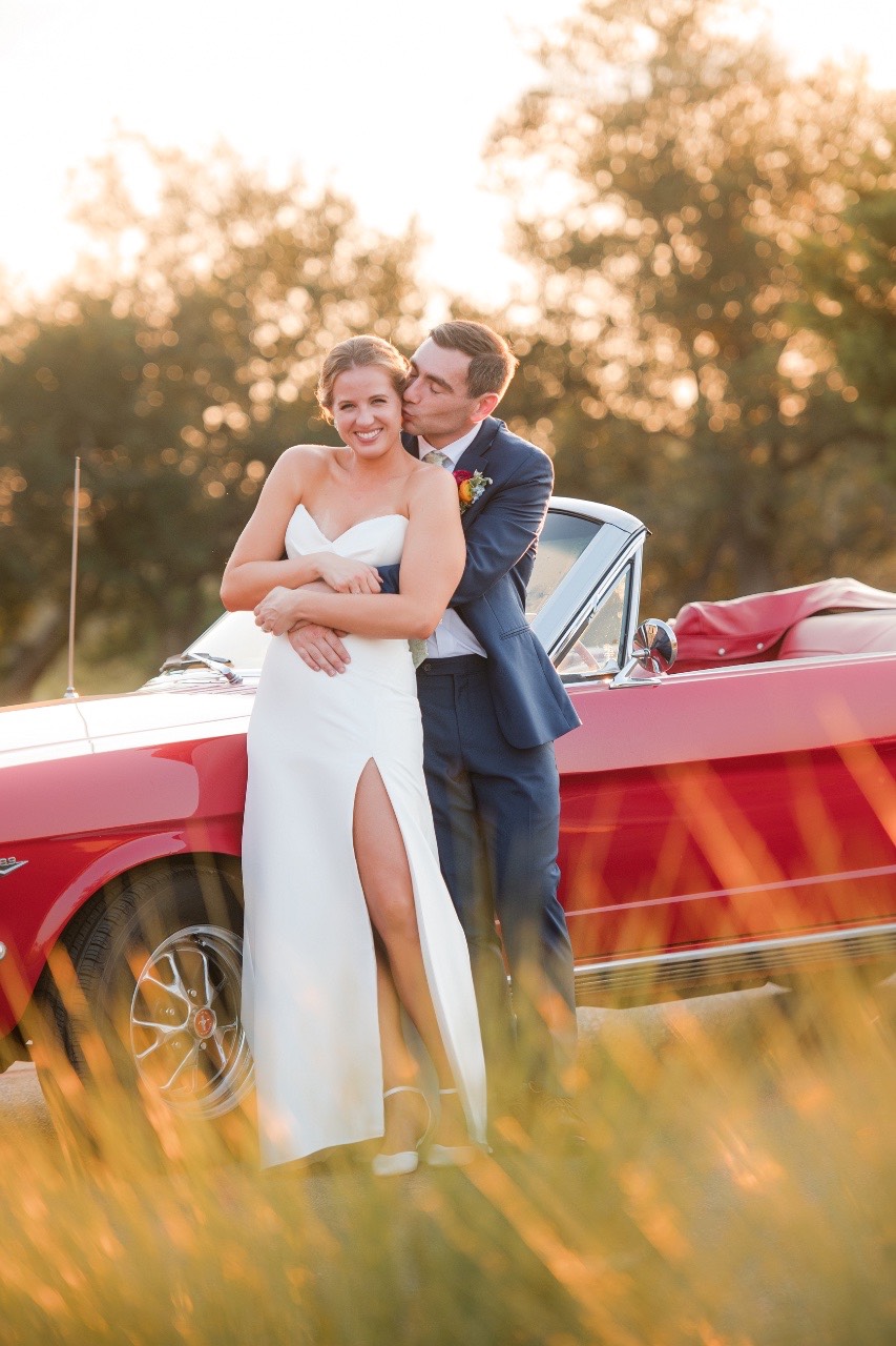 Full wedding party portrait at Canyonwood Ridge photographed by The Bird and The Bear