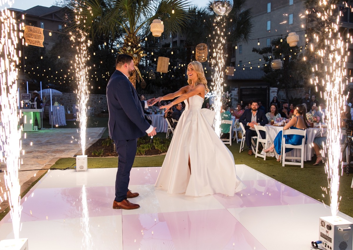 Wedding videography captures S and A's portrait moments at Horseshoe Bay