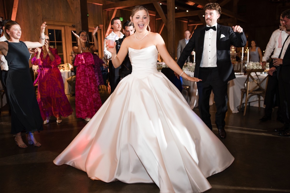 Maid of honor making toast to P and B at Lampasas venue