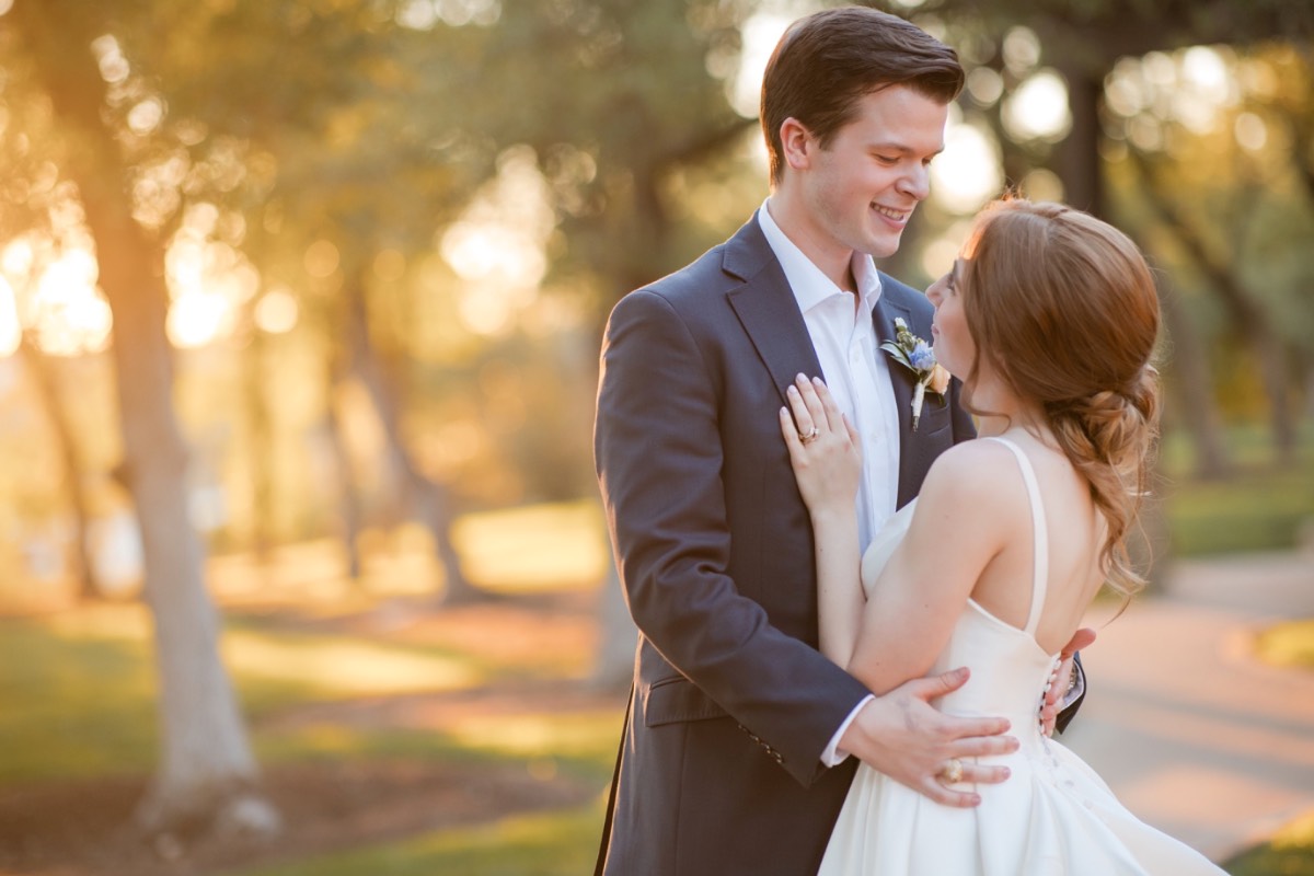 Flower girl and ring bearer at Canyonwood Ridge wedding ceremony in Texas