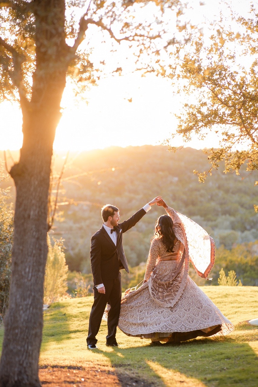 Glitzy Events wedding planner coordinating reception details at Canyonwood Ridge