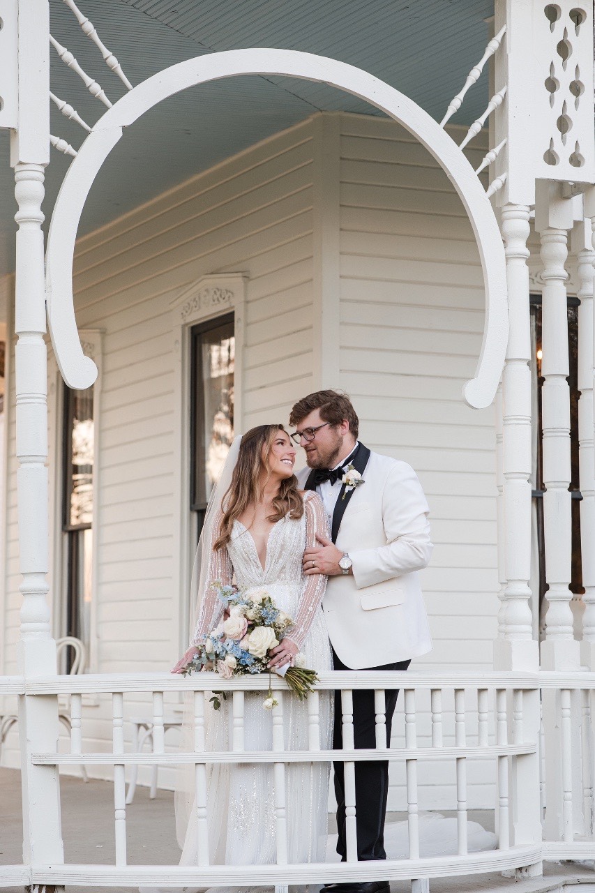 S and A's romantic portraits filmed by The Bird and The Bear videographer.