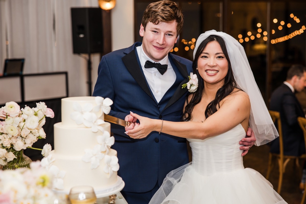 Pecan Springs Ranch wedding videography of L and M's first dance