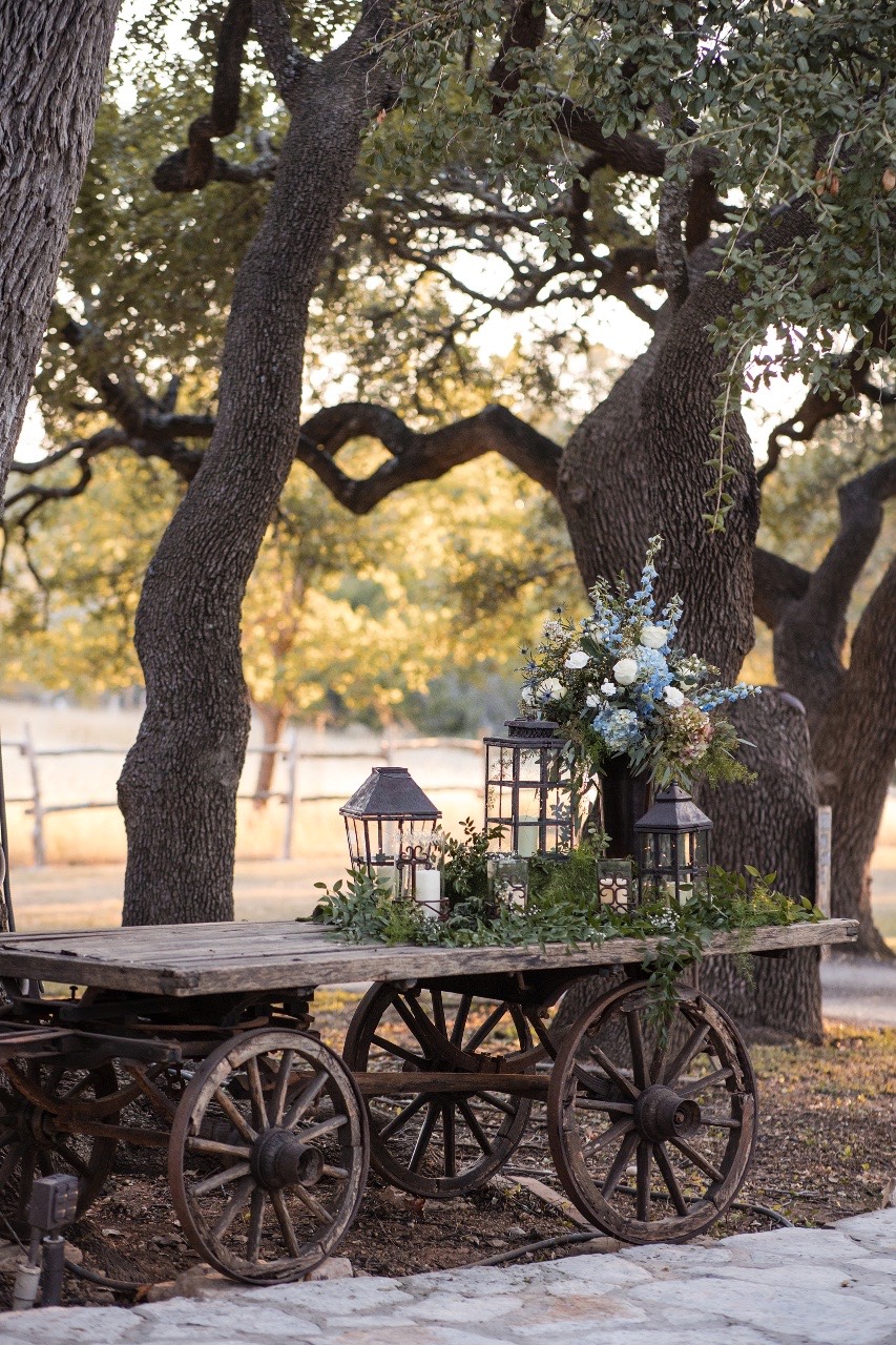 The Bird and The Bear capturing newlyweds' final moments at Old Glory Ranch