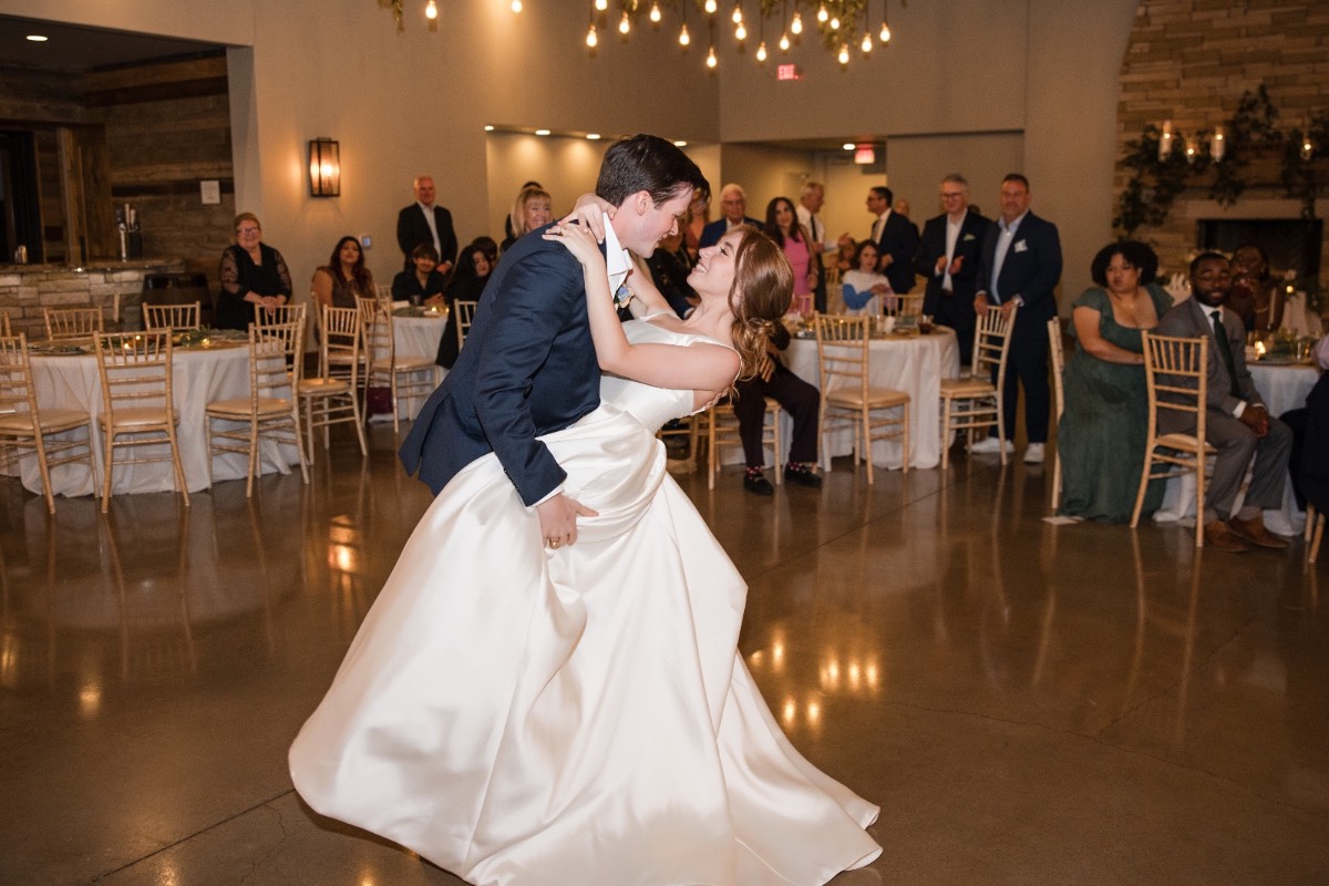 Bride and groom's sweetheart table at Canyonwood Ridge wedding reception