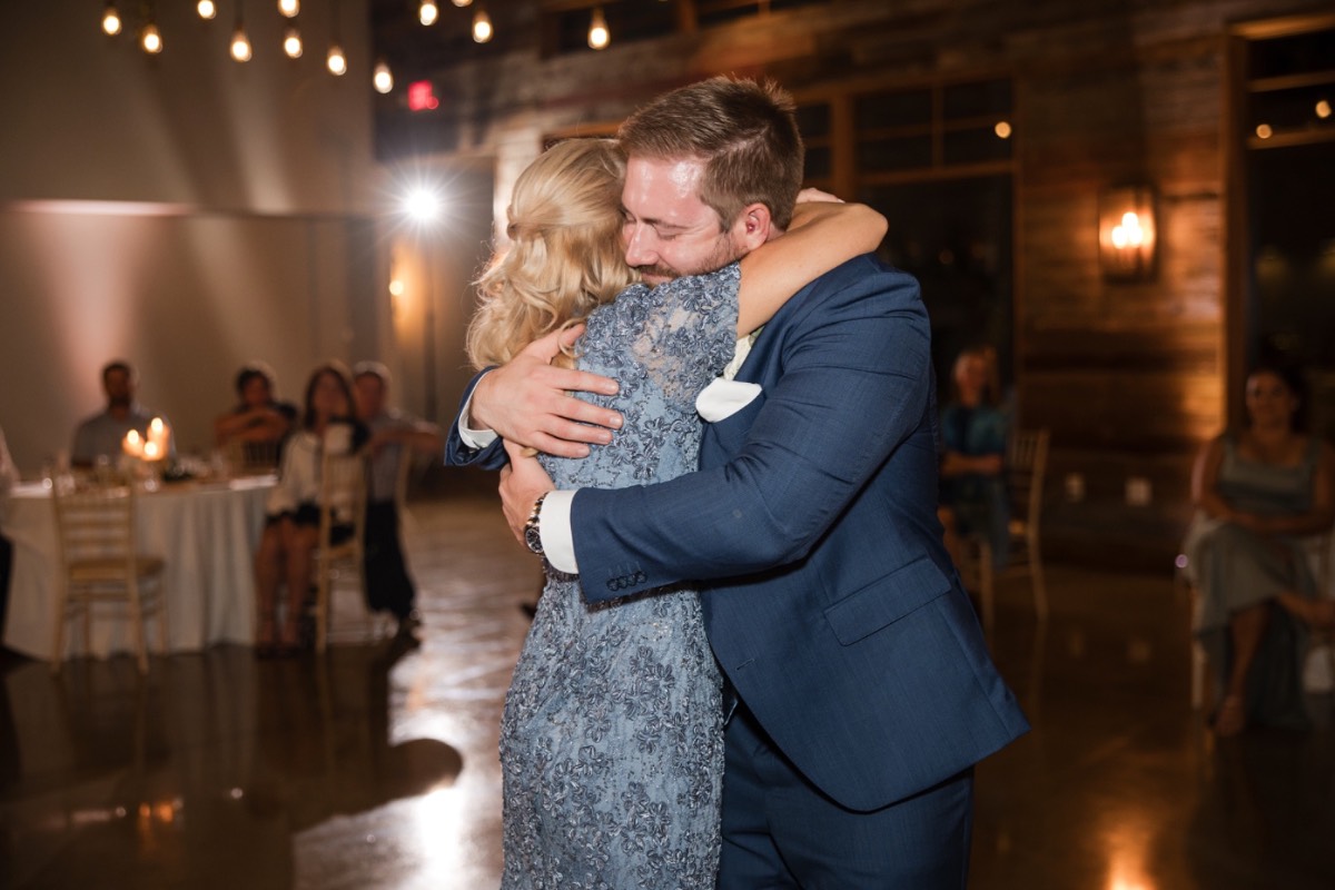 Bride's family photographed at Canyonwood Ridge winter wedding by The Bird and The Bear