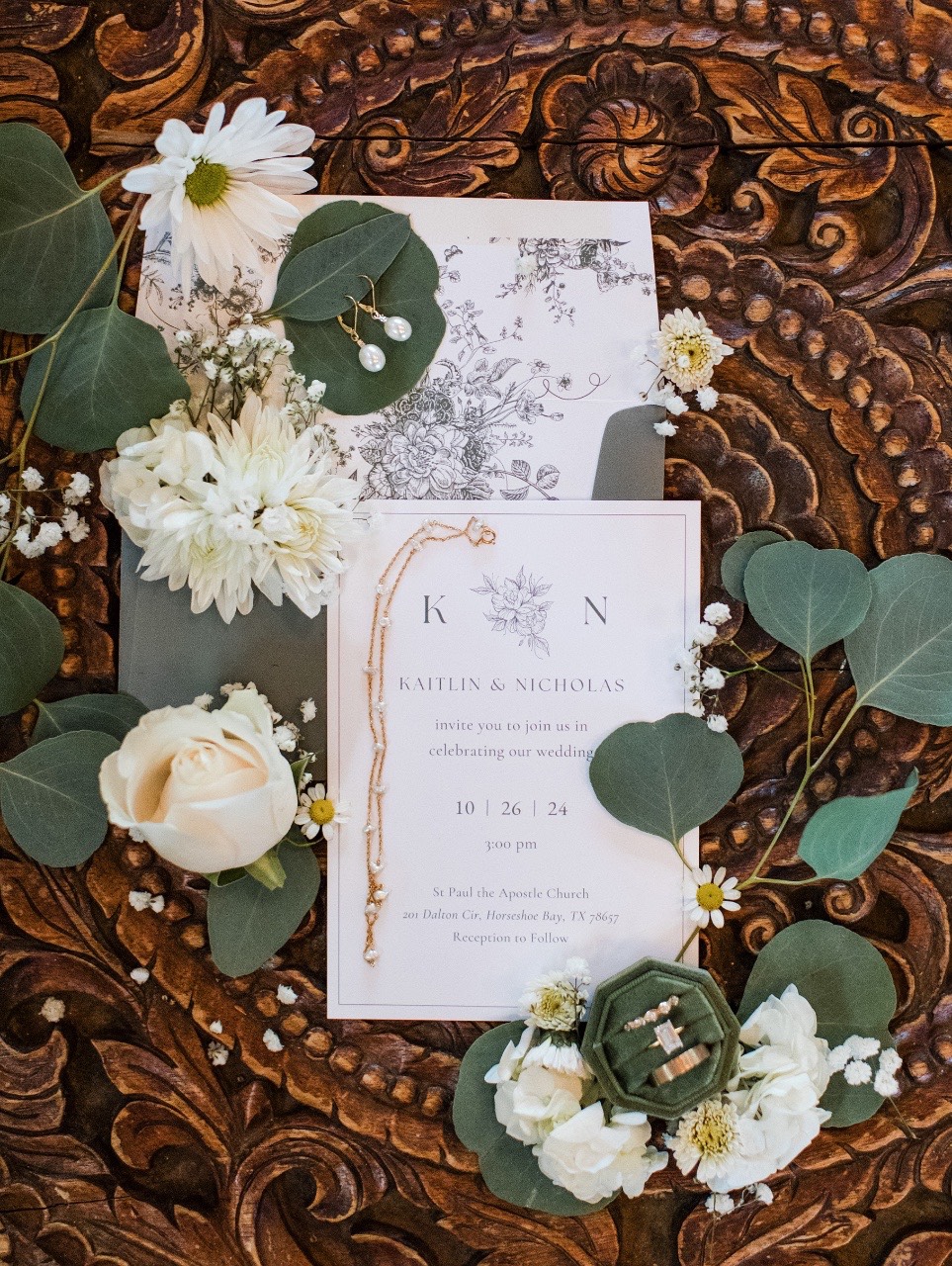Bride and groom's last dance at The Retreat at Balcones Springs