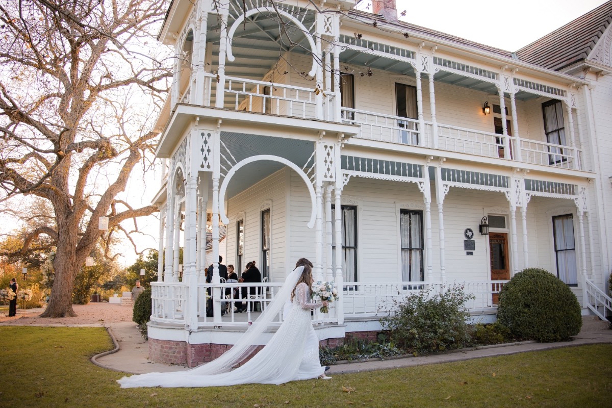 S & A wedding at Barr Mansion